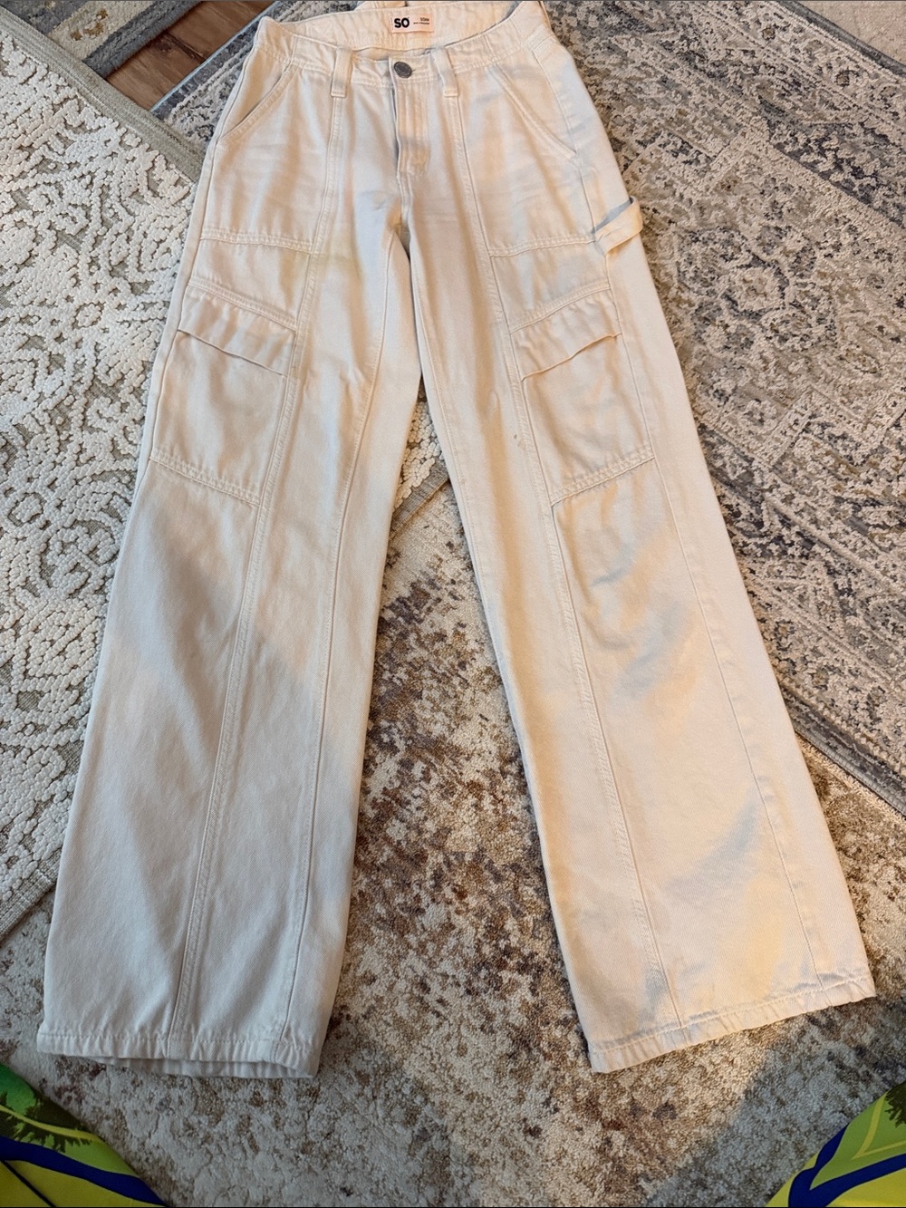 SO Cream Wide-Leg Cargo Pants